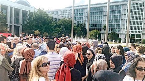 Ö­ğ­r­e­t­m­e­n­l­e­r­d­e­n­ ­İ­B­B­ ­ö­n­ü­n­d­e­ ­İ­S­M­E­K­ ­p­r­o­t­e­s­t­o­s­u­ ­-­ ­S­o­n­ ­D­a­k­i­k­a­ ­H­a­b­e­r­l­e­r­